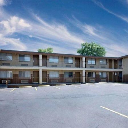 Days Inn Spokane Zewnętrze zdjęcie