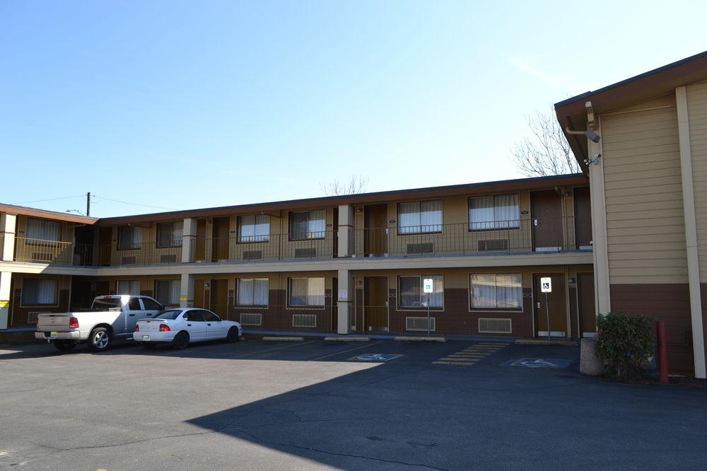 Days Inn Spokane Zewnętrze zdjęcie
