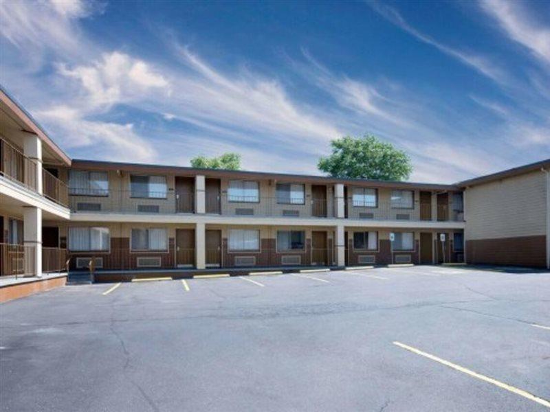 Days Inn Spokane Zewnętrze zdjęcie