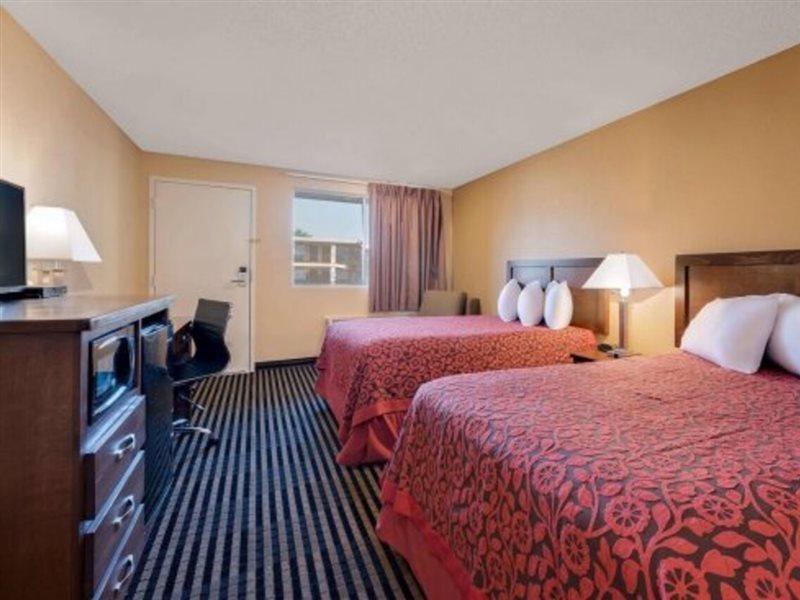 Days Inn Spokane Zewnętrze zdjęcie