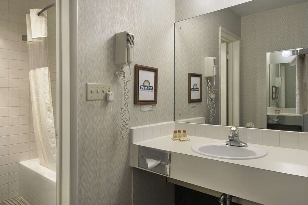 Days Inn Spokane Pokój zdjęcie