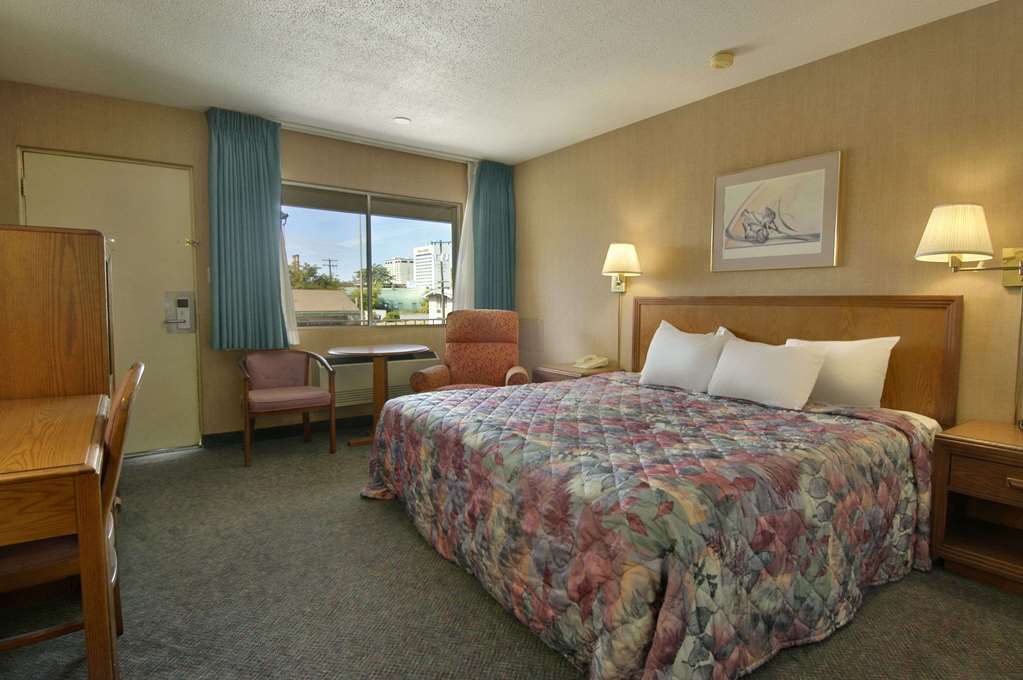 Days Inn Spokane Pokój zdjęcie