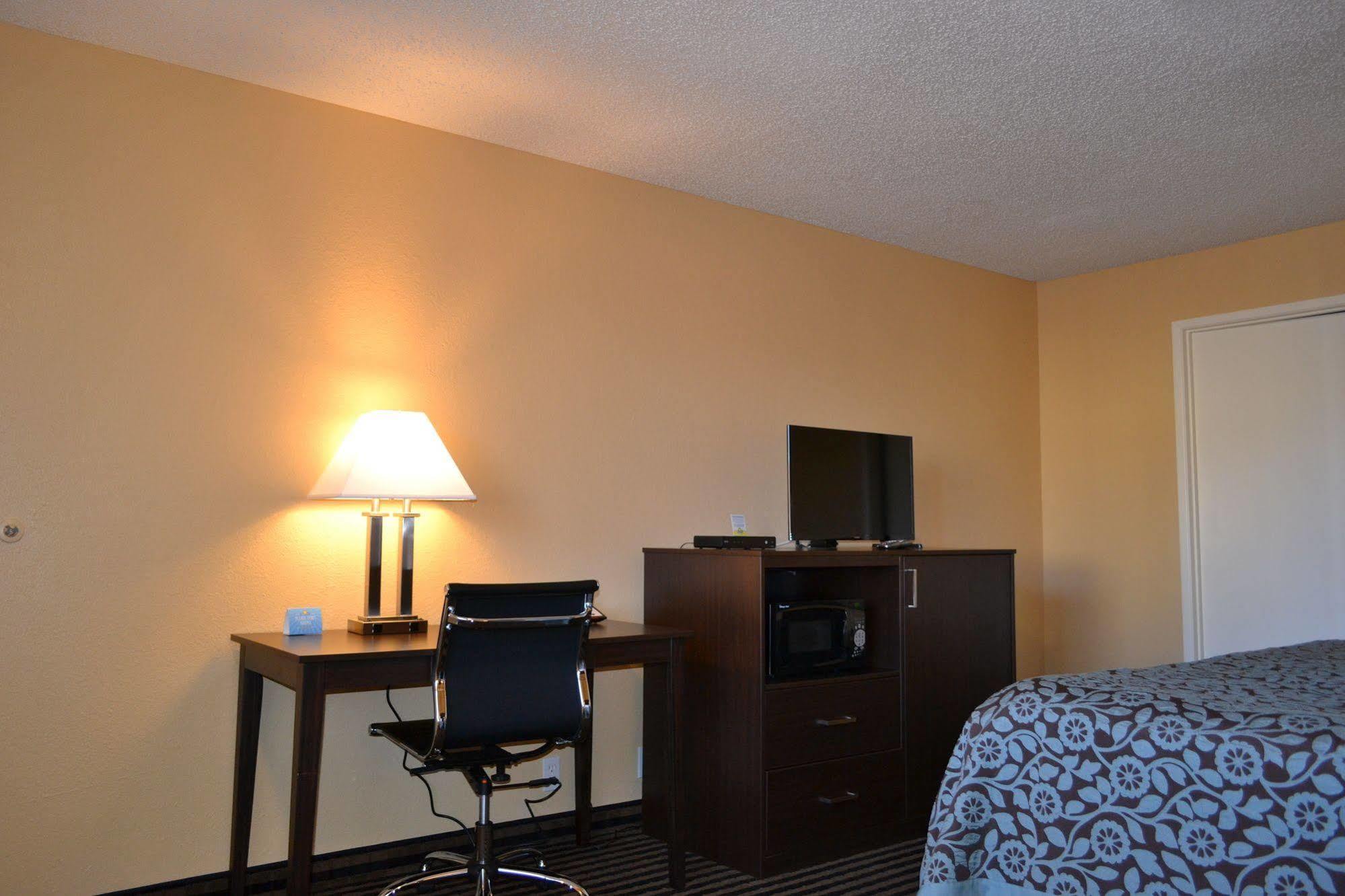 Days Inn Spokane Zewnętrze zdjęcie